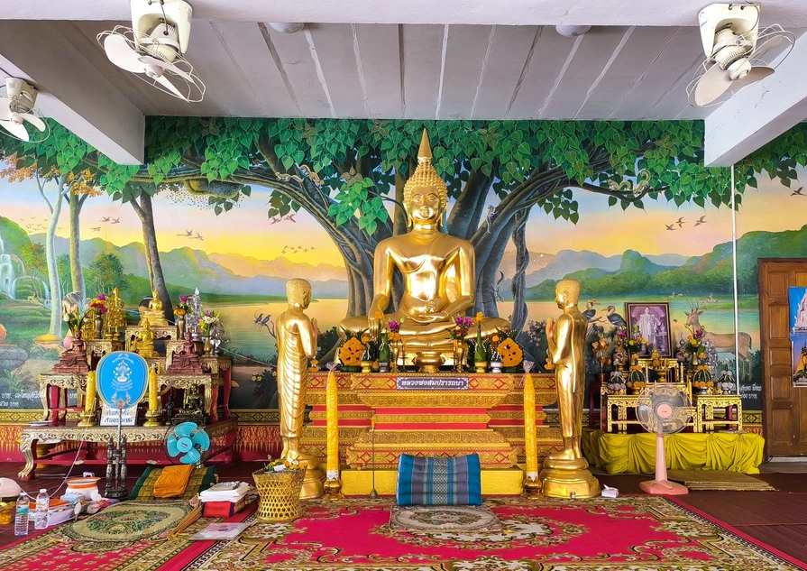 พระประธานในศาลาการเปรียญ
